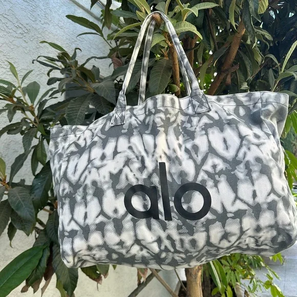 ALO Yoga Black and Gray Patterned Tote Bag - Picture 3 of 5